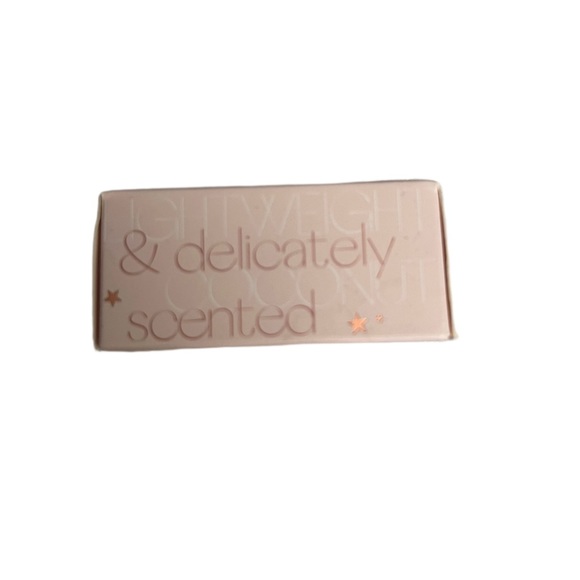 Ciate London Coconut Lightly Scented Setting Powder - Picture 4 of 9